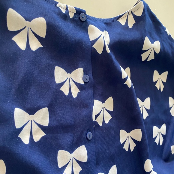 Bow Pattern Crop Top Blouse - Picture 2 of 2